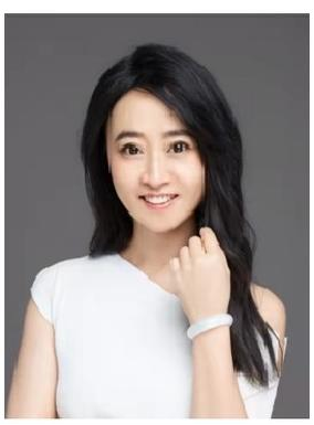 梁 婧